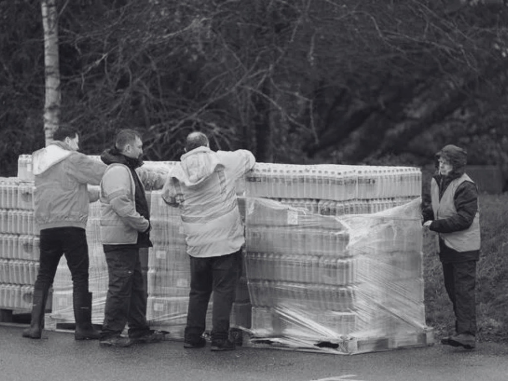 Why Businesses Rely on Bulk Bottled Water for Emergencies
